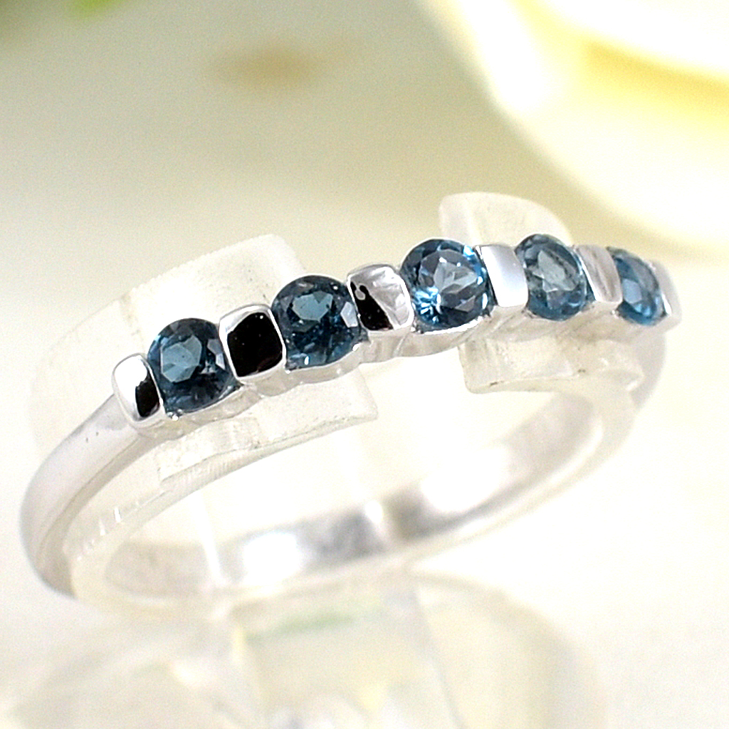 แหวนเงินแท้ราคาถูกชุบทองคำขาว ลอนดอนบลูโทปาซแท้ 0.55 กะรัต งานประณีตสวยงาม สั่งผลิตค่ะ