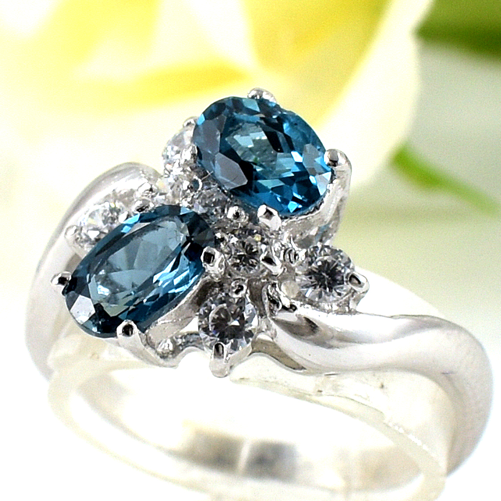 แหวนเงินแท้ราคาถูกชุบทองคำขาว ลอนดอนบลูโทปาซแท้ 1.10 กะรัต เพชรCZ 0.235 กะรัต งานประณีตสวยงาม สั่งผลิตค่ะ