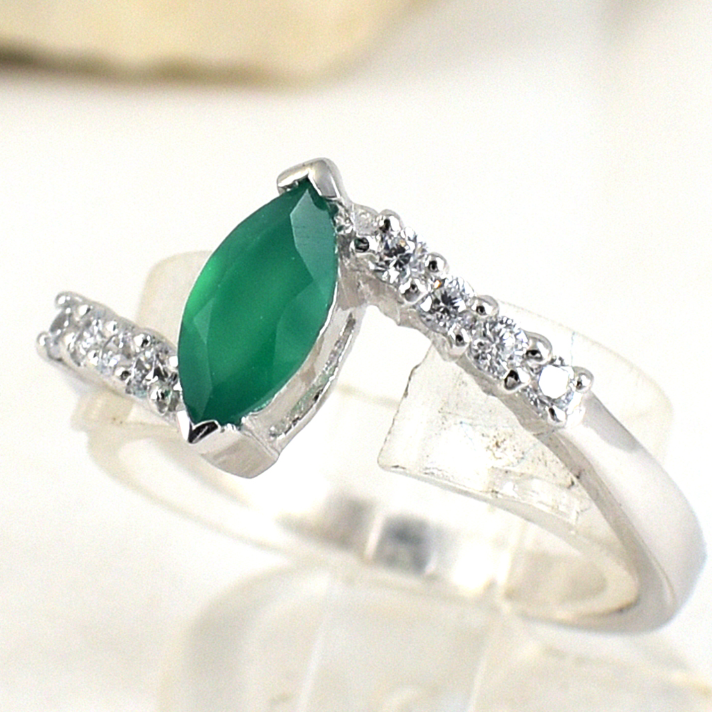 แหวนเงินแท้ราคาถูกชุบทองคำขาว พลอยแท้กรีนอะเกท 0.75 กะรัต เพชรCZ 0.24 กะรัต งานประณีตสวยงาม สั่งผลิตค่ะ