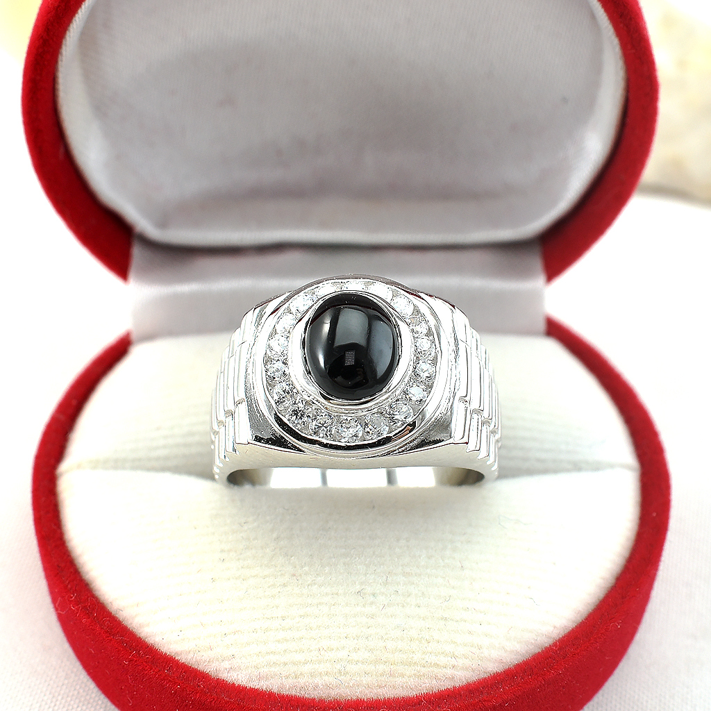 แหวนเงินแท้ราคาถูกชุบทองคำขาว นิลแท้ 3.20 กะรัต เพชรCZ 0.54 กะรัต งานประณีตสวยงาม สั่งผลิตค่ะ