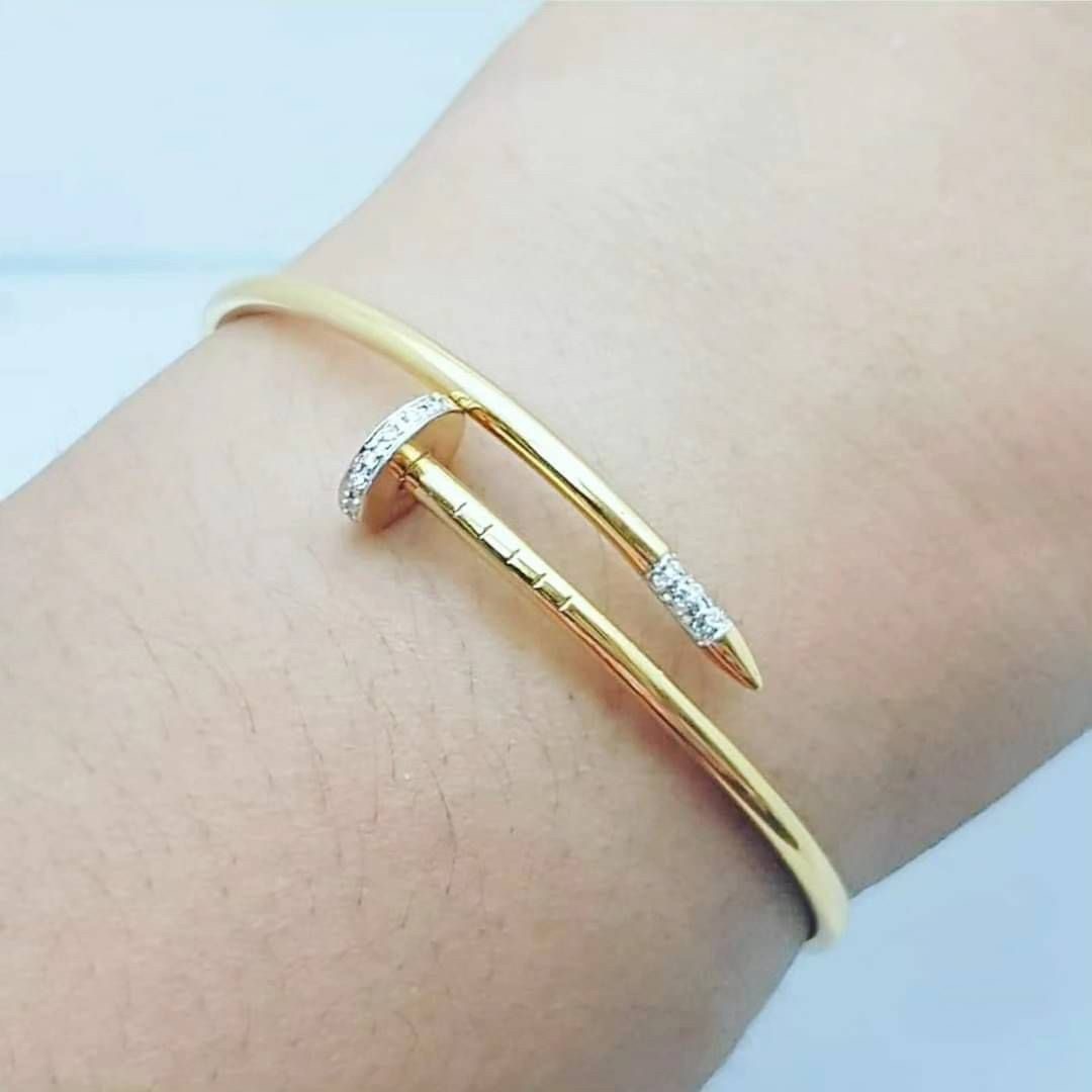 พร้อมส่งและสั่งผลิตกำไลทองเพชรแท้ตะปูเก๋ๆ แต่งงาน หมั้น ใส่เที่ยว ออกงาน ทองคำ 9K เพชรเกสรแท้ 0.09 กะรัต 18 เม็ด ราคาถูกมาก ส่งฟรี