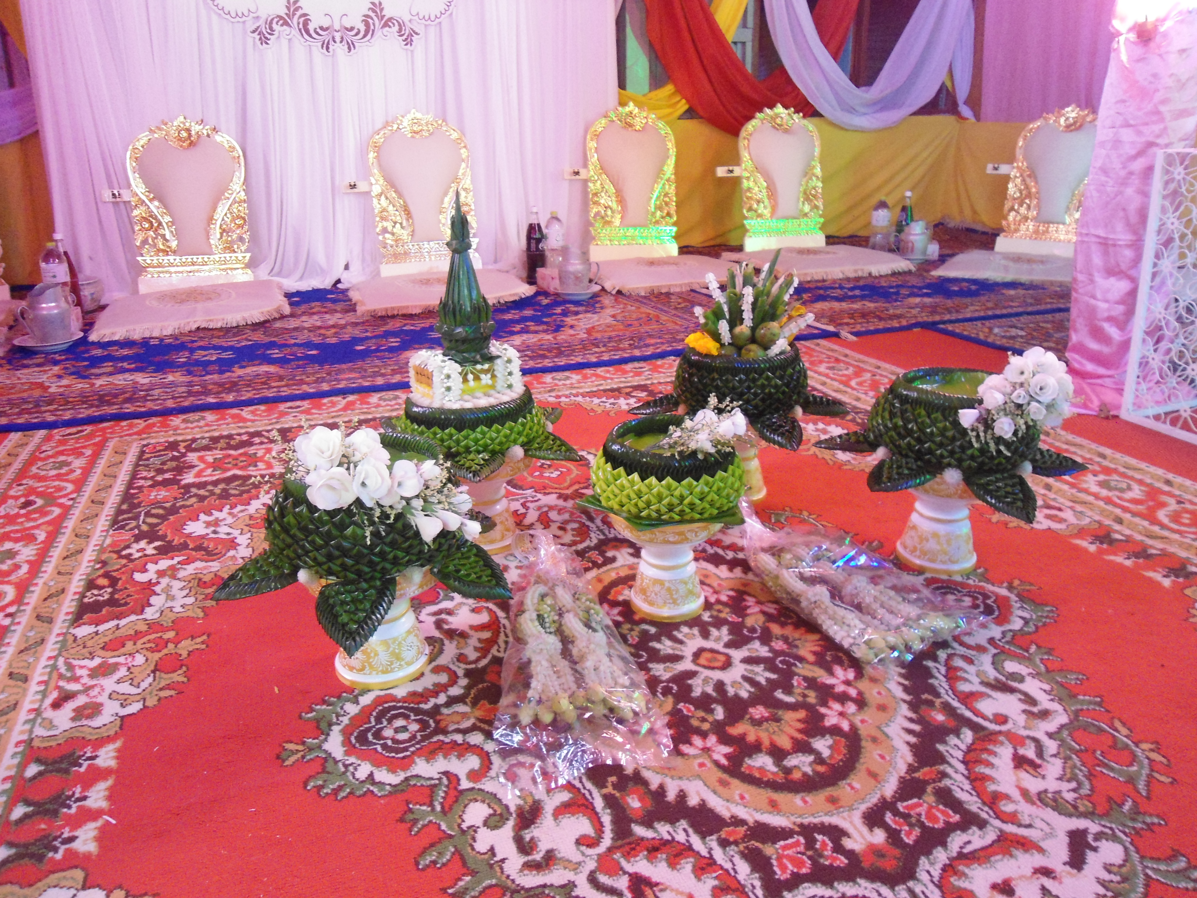 ขันหมาก ขาว+เขียว (ส่งงานใกล้วัดป้อมรามัญอยุธยา)