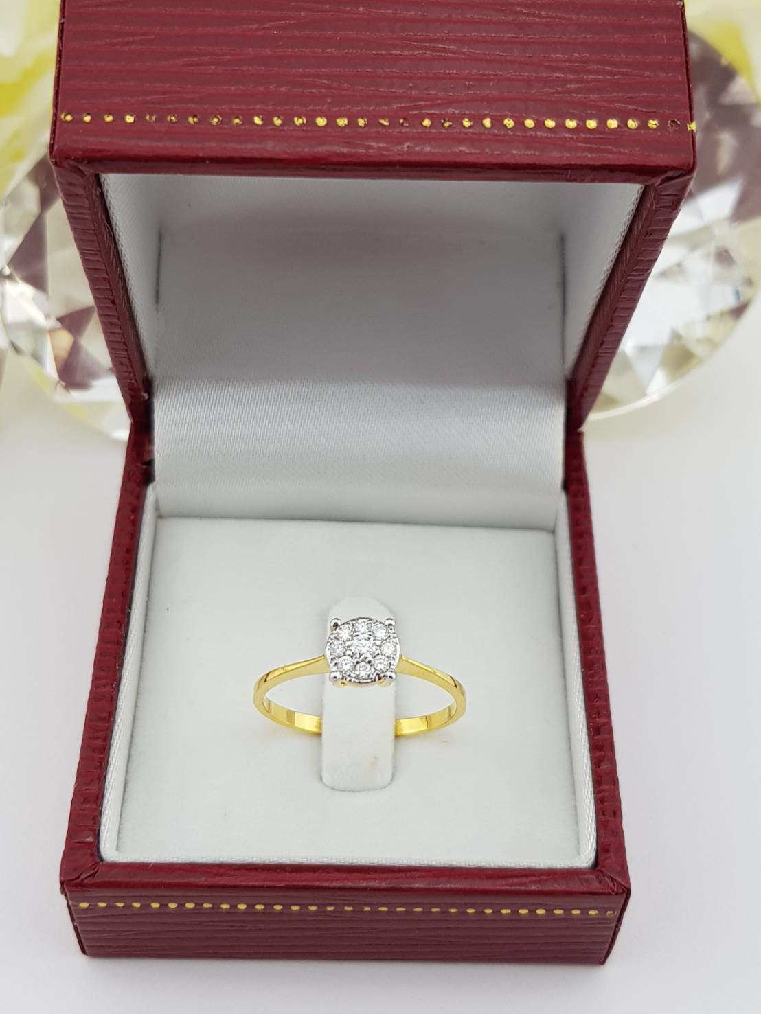 สั่งผลิตเพชรเบลเยี่ยมคัท แหวนแต่งงาน แหวนหมั้น ใส่เที่ยว ออกงาน แหวนทองคำ 18K เพชรแท้ 0.13 กะรัต 1.54 กรัม น้ำ 99 ราคาถูกมาก มีใบรับประกันค่ะ