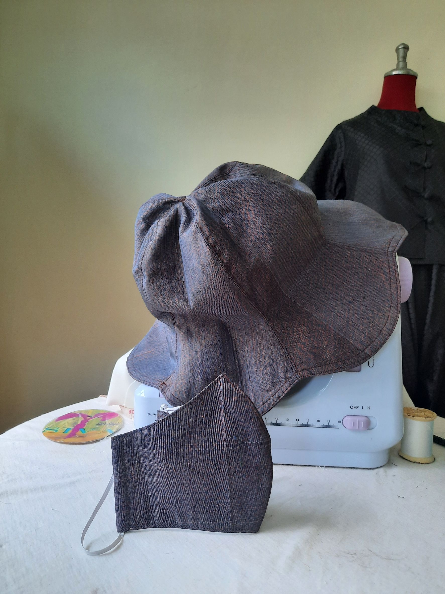 แบรนด์Sivalifestyle หมวกผ้าไหมทอมือพร้อมแมสผ้า