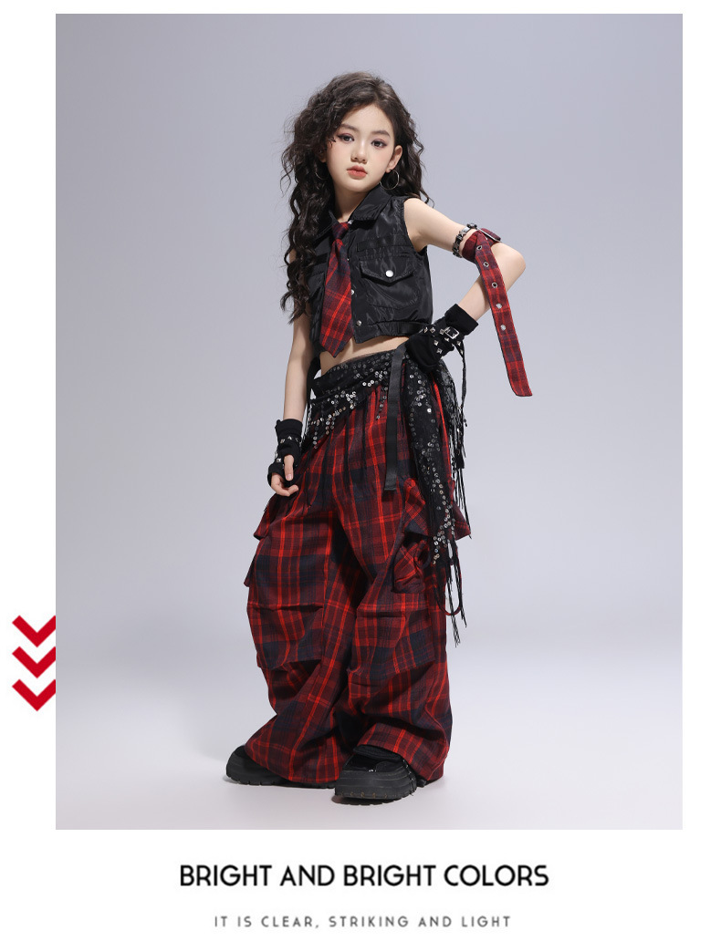 ชุดเต้น เซ็ตเสื้อปาดไหล่ พร้อมปลอกแขน โทนลายสก๊อต ดำแดง