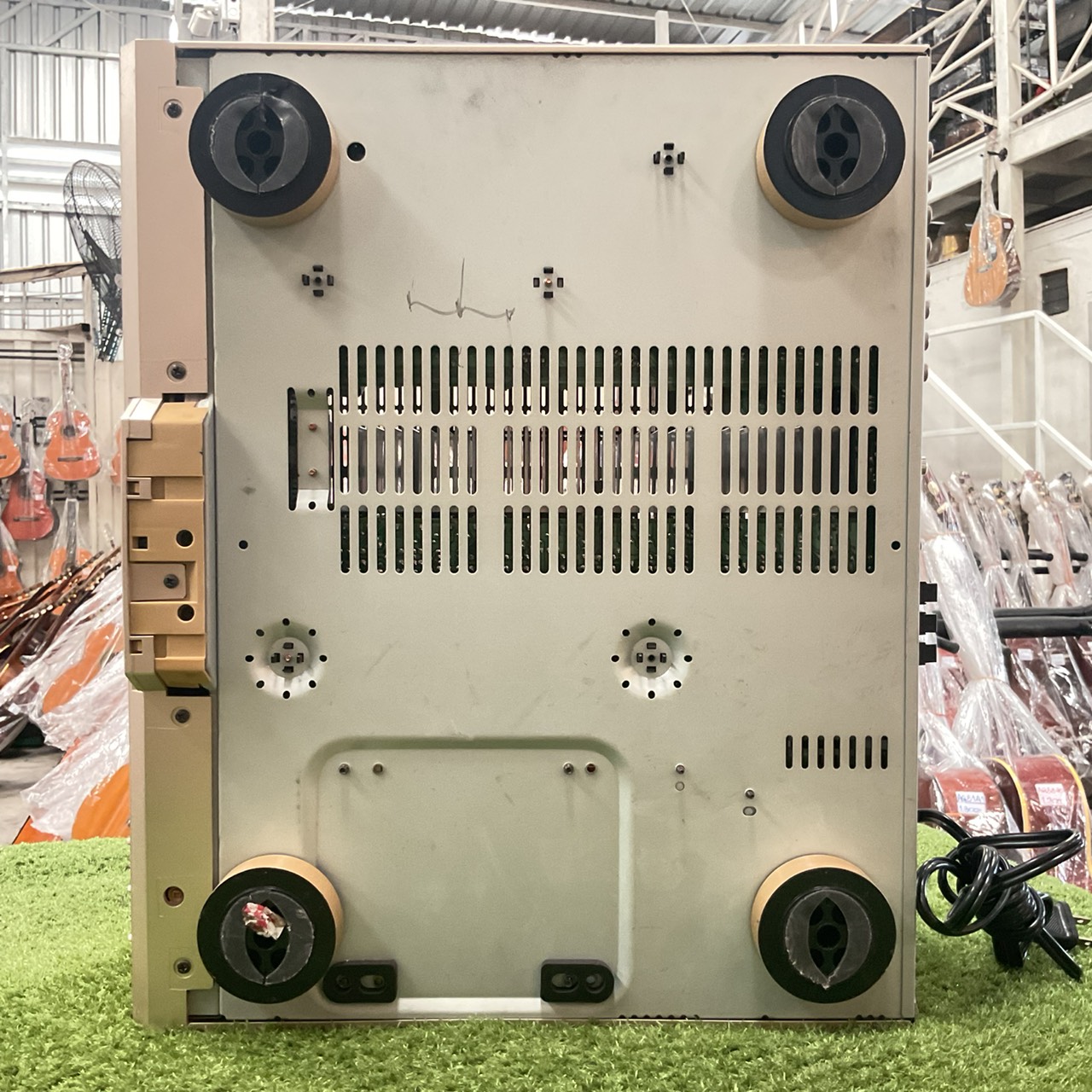 เครื่องขยายเสียง YAMAHA : DSP-AX520