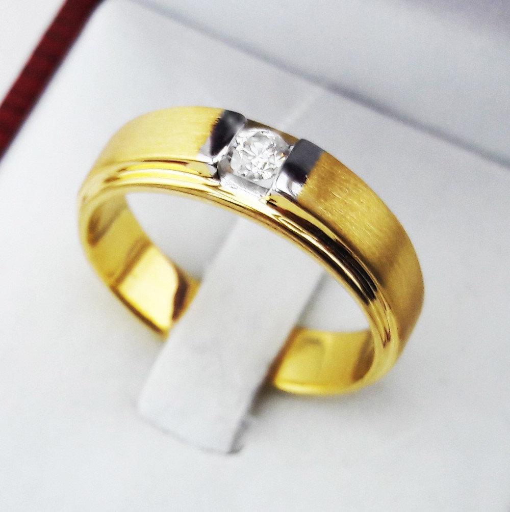 สั่งผลิตเพชรเบลเยี่ยมคัท แหวนแต่งงาน แหวนหมั้น ใส่เที่ยว ออกงาน แหวนทองคำ 18K เพชรแท้ 0.14 กะรัต 7.50 กรัม น้ำ 99 ราคาถูกมาก มีใบรับประกันค่ะ