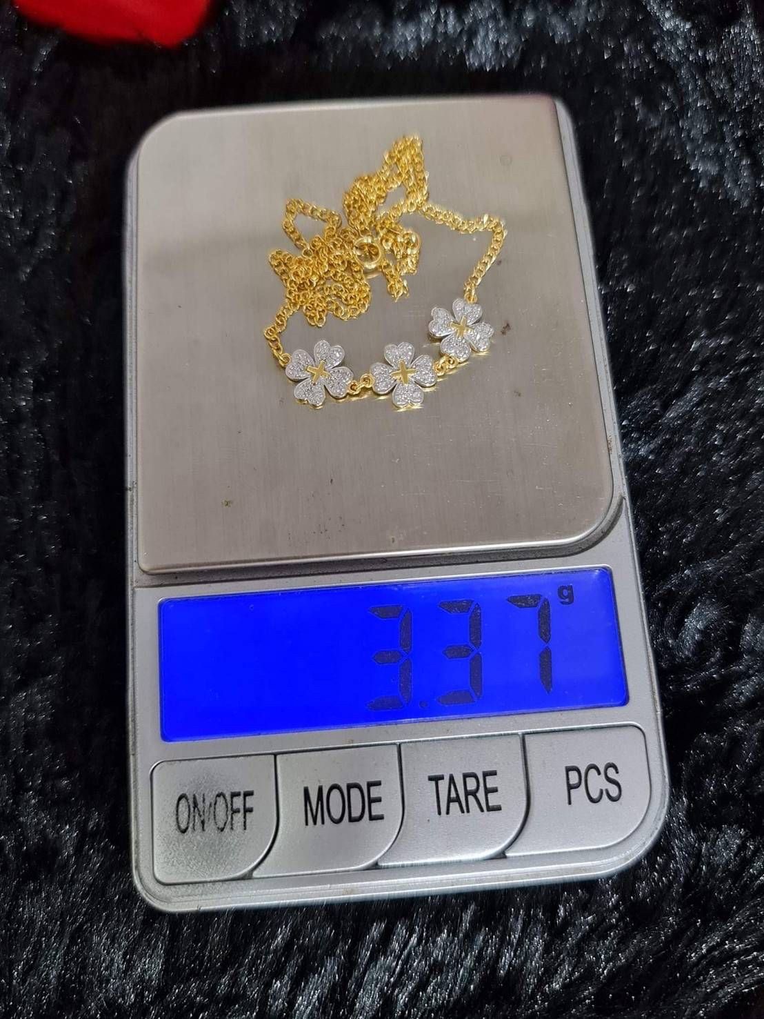 พร้อมส่งและสั่งผลิตสร้อยคอทองใบโคลเวอร์ ใส่เที่ยว ออกงาน ทองคำ9K เพชรแท้ 0.20 กะรัต 60 เม็ด ราคาถูกมาก ส่งฟรี