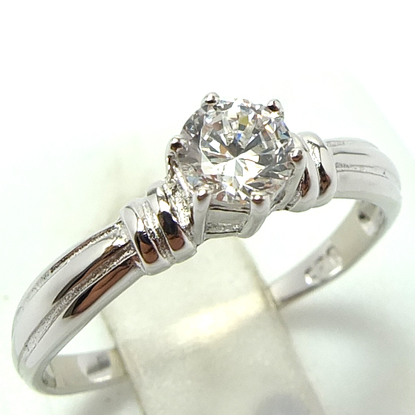 แหวนเงินแท้ราคาถูกชุบทองคำขาว เพชรCZแท้ 0.50 กะรัต งานประณีตสวยงาม สั่งผลิตค่ะ