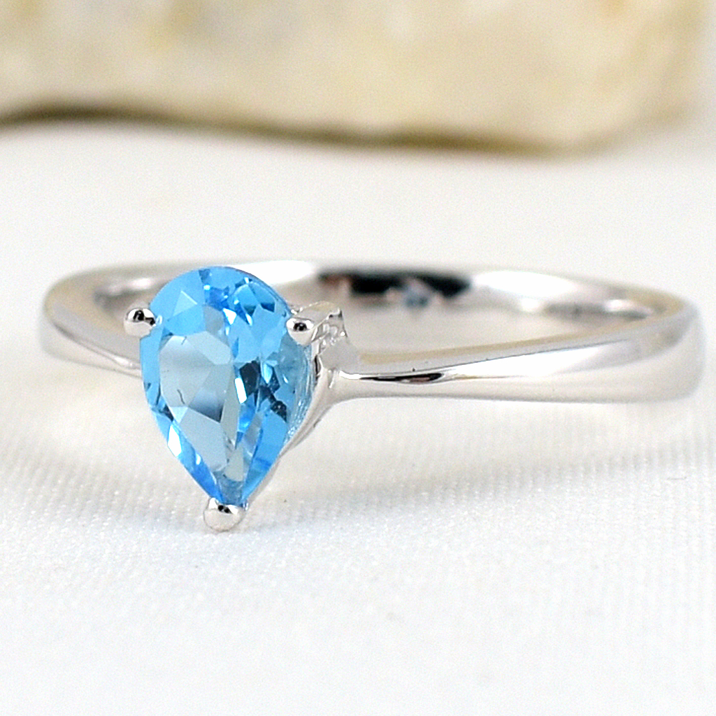 แหวนเงินแท้ราคาถูกชุบทองคำขาว สวิสบลูโทปาซแท้ 0.80 กะรัต งานประณีตสวยงาม สั่งผลิตค่ะ