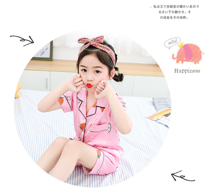 ชุดนอนเด็ก ชุดนอนผ้าซาติน แขนสั้น แบบมีลาย