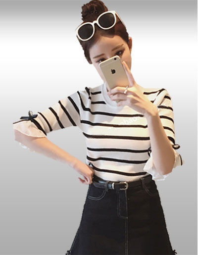 เสื้อแฟชั่นลายริ้วแขนระบายติดโบว์ผูก รหัส1469