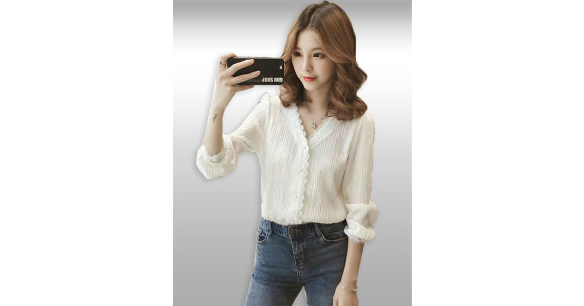เสื้อแฟชั่นสีขาวแต่งมุกแบบสวยหวาน รหัส 2169