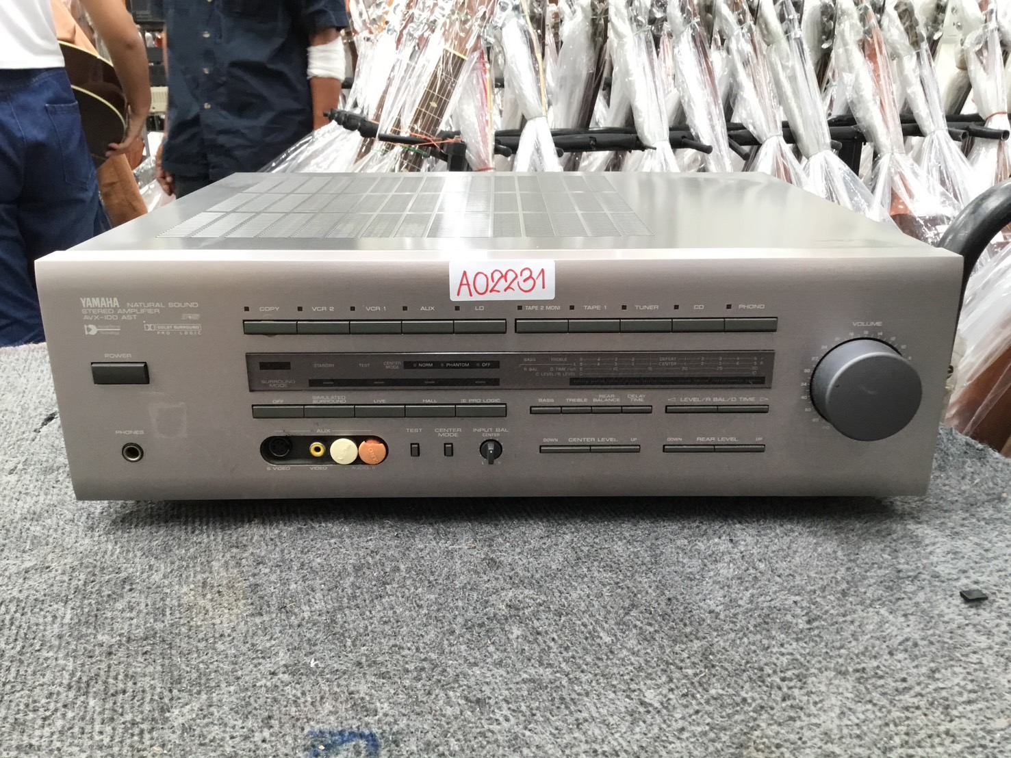 เครื่องขยายเสียง YAMAHA : AVX-100AST