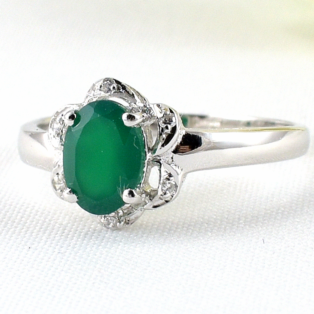 แหวนเงินแท้ราคาถูกชุบทองคำขาว พลอยแท้กรีนอะเกท 0.65 กะรัต เพชรCZ 0.0042 กะรัต งานประณีตสวยงาม สั่งผลิตค่ะ