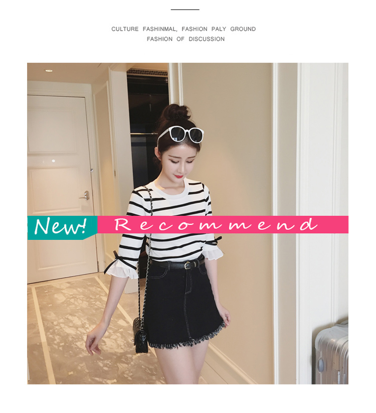  เสื้อยืดแฟชั่นลายริ้วขาวดำ คอกลม แขนสามส่วน ดีเทลแต่งโบว์ที่ปลายแขน ใส่เที่ยว หรือลำลอง สวยหวานน่ารักสไตล์เกาหลี
