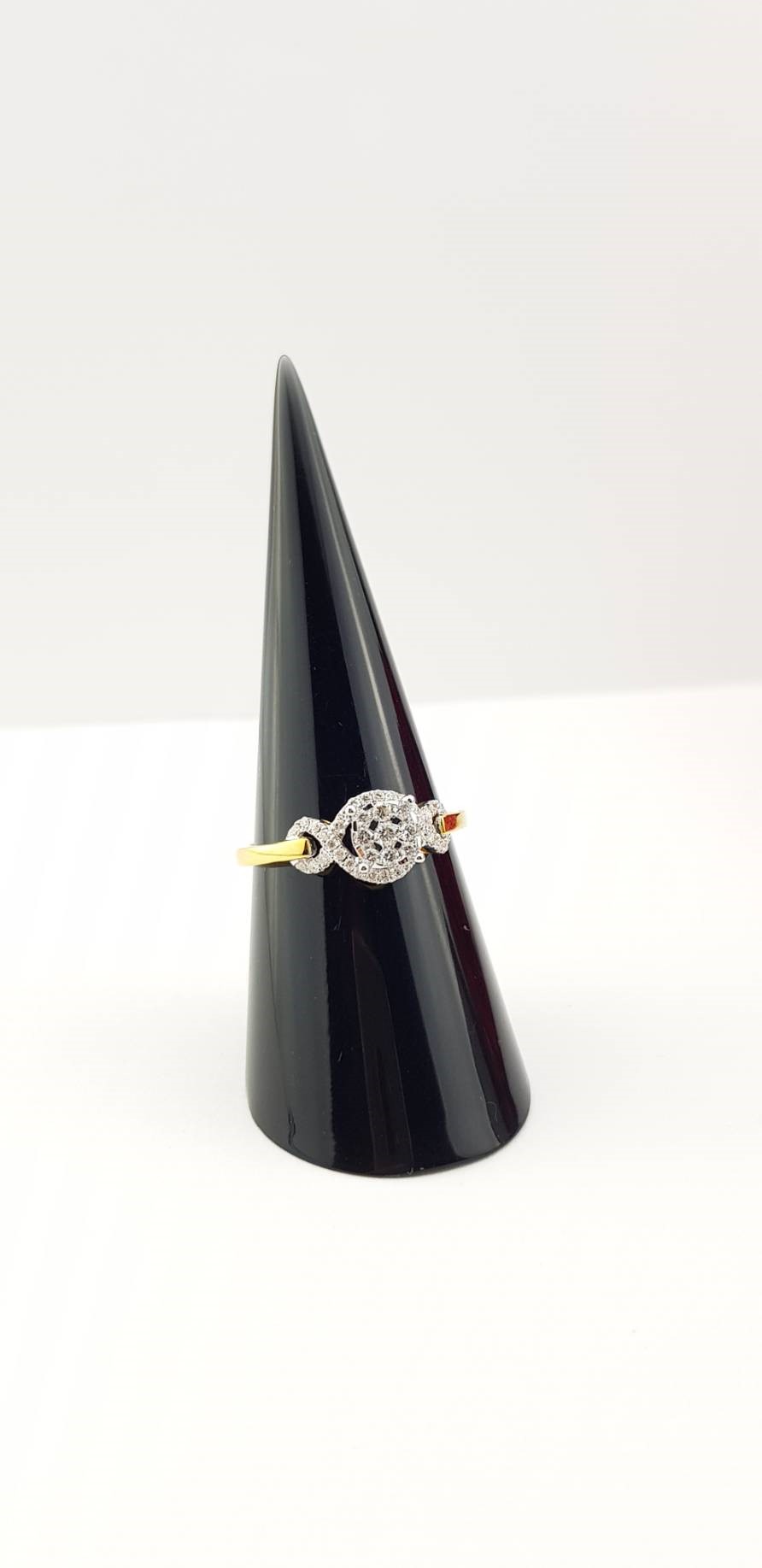 สั่งผลิตเพชรเบลเยี่ยมคัท แหวนแต่งงาน แหวนหมั้น ใส่เที่ยว ออกงาน แหวนทองคำ 18K เพชรแท้ 0.29 กะรัต 2.86 กรัม น้ำ 99 ราคาถูกมาก มีใบรับประกันค่ะ