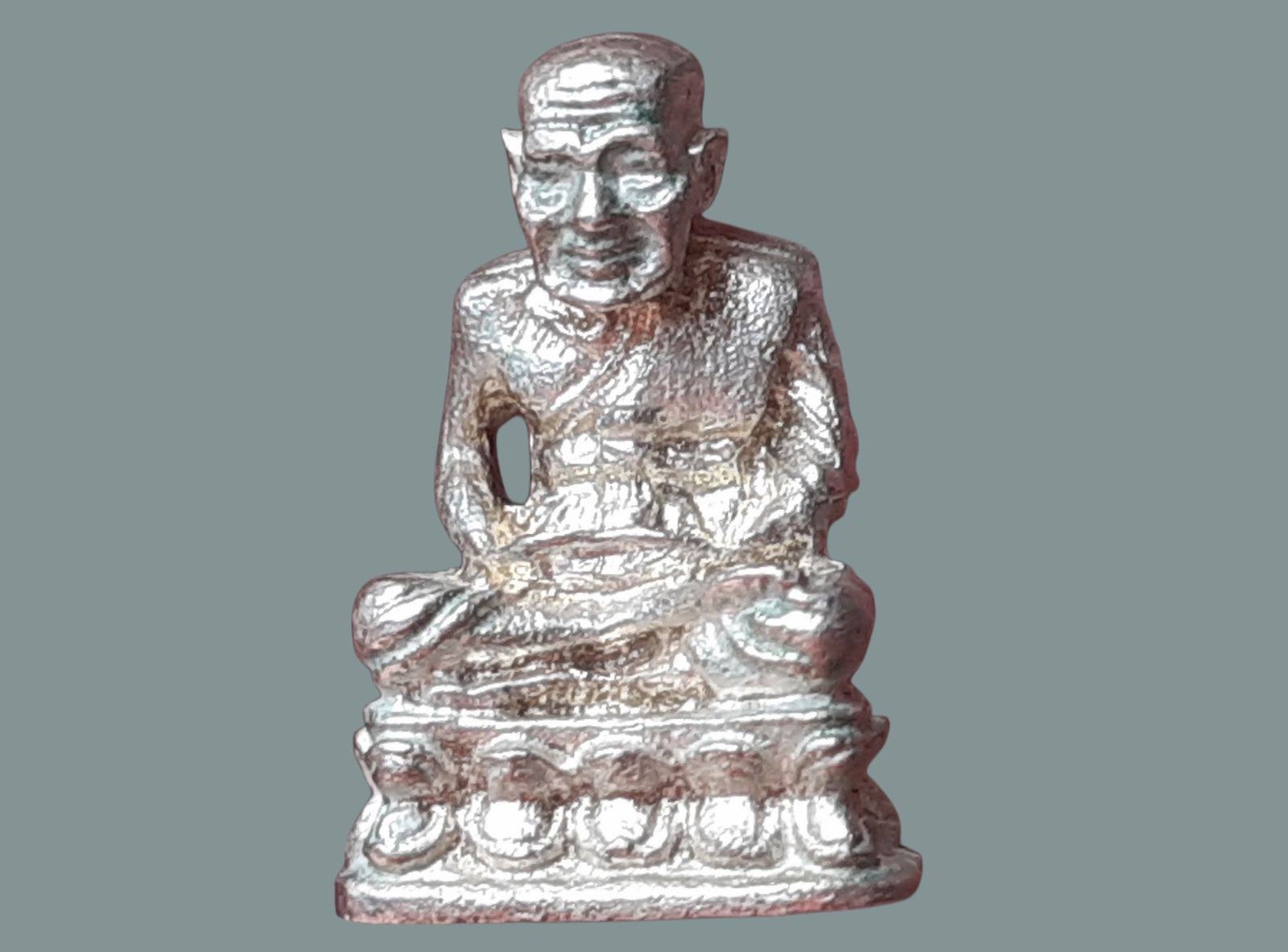 รูปเหมือน หลวงปู่ทวด วัดช้างให้ จ.ปัตตานี พิมพ์จิ๋ว เนื้อเงิน ปี 2535 อาจารย์นอง วัดทรายขาวปลุกเสก