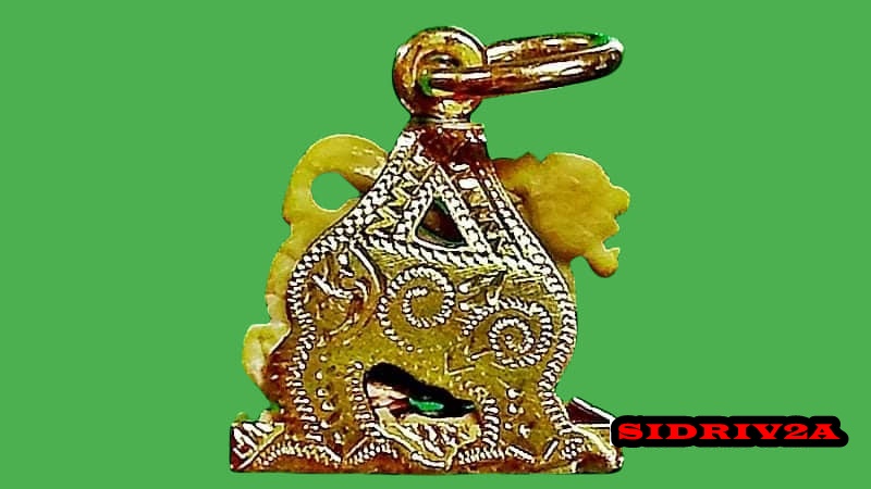 สิงห์ หลวงพ่อมุ่ย วัดดอนไร่ จ.สุพรรณบุรี เลี่ยมทองคำพร้อมแขวน
