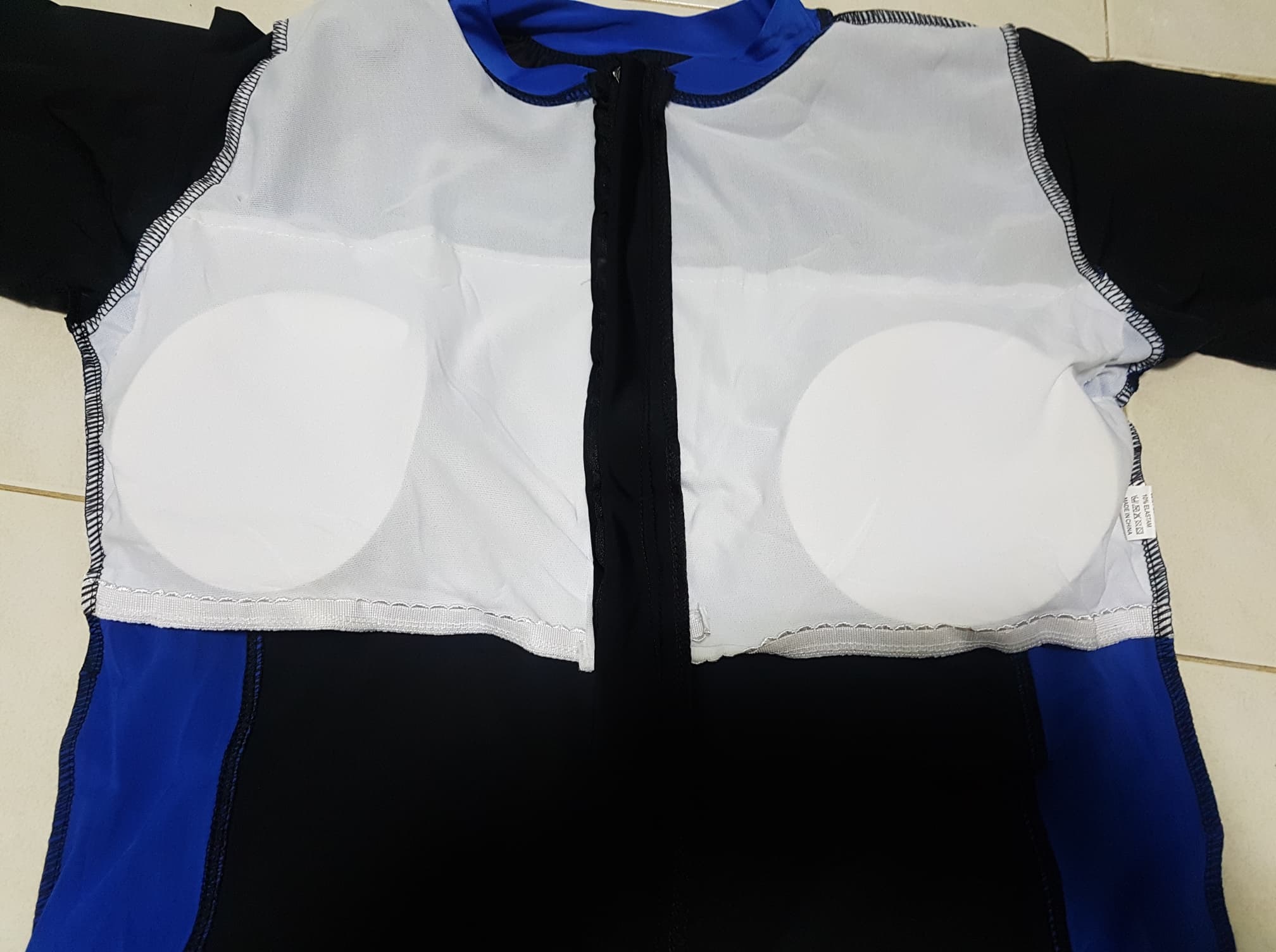 ชุดว่ายน้ำ ดำน้ำขายาว กัน uv รอบอก 38-44 เอว 34-40 สะโพก 42-50 นิ้วค่ะ ยาว 54 นิ้ว เนื้อผ้าดีมาก ซิปหน้า มีฟองน้ำค่ะ