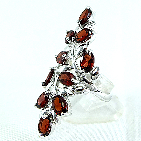 แหวนเงินแท้ราคาถูกชุบทองคำขาว โกเมนแท้ 5.70 กะรัต งานประณีตสวยงาม สั่งผลิตค่ะ