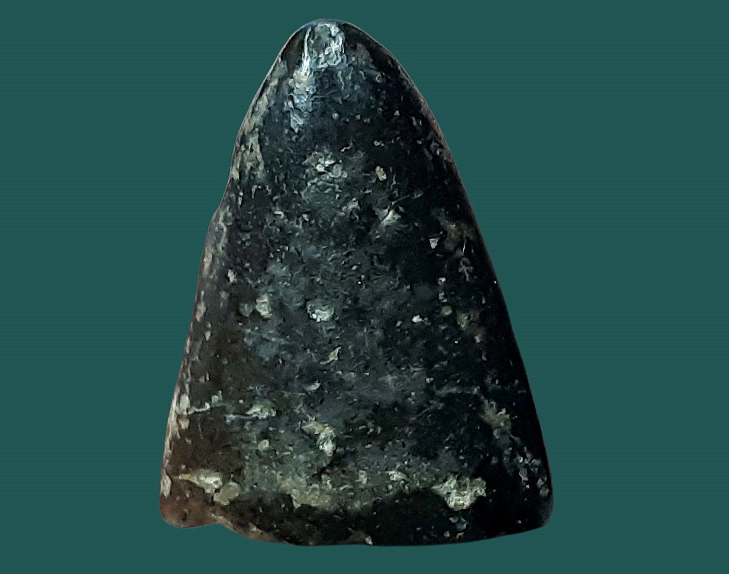 พระกรุ วัดตะไกร จ.อยุุธยา พิมพ์หน้าครุฑ เนื้อดิน พุทธศตวรรษที่ 21 - 22