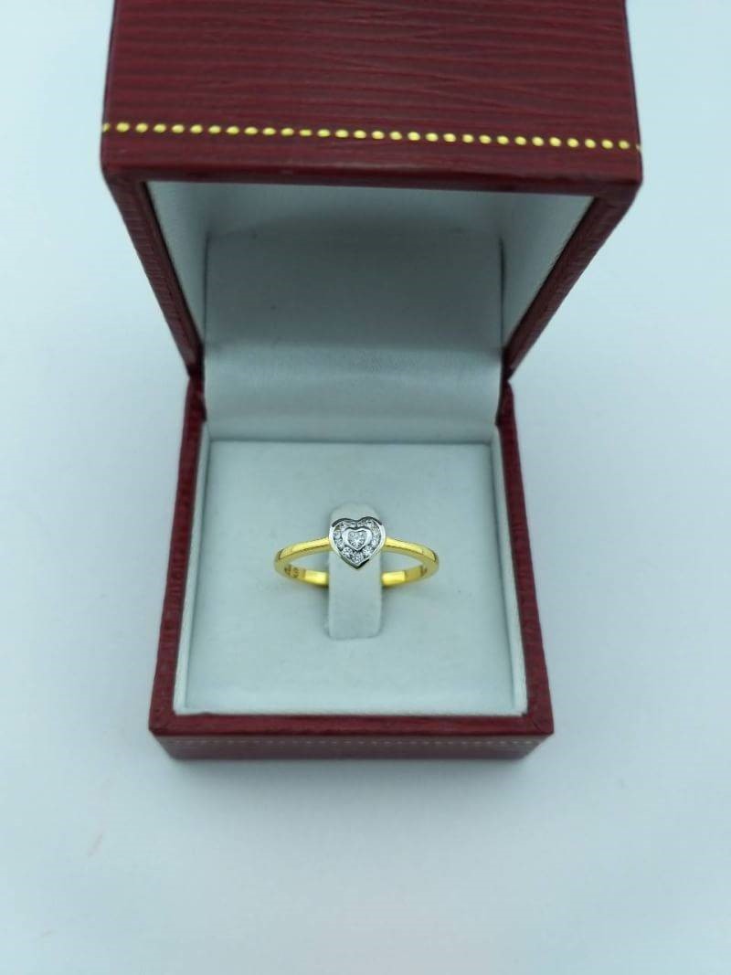 สั่งผลิตเพชรเบลเยี่ยมคัท แหวนแต่งงาน แหวนหมั้น ใส่เที่ยว ออกงาน แหวนทองคำ 18K เพชรแท้ 0.11 กะรัต 1.91 กรัม น้ำ 99 ราคาถูกมาก มีใบรับประกันค่ะ