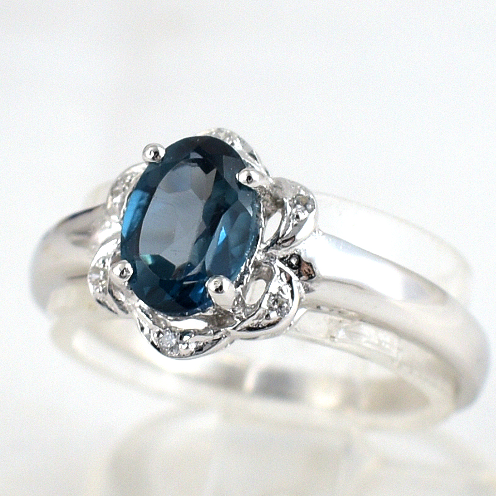 แหวนเงินแท้ราคาถูกชุบทองคำขาว ลอนดอนบลูโทปาซแท้ 0.95 กะรัต เพชรCZ 0.06 กะรัต งานประณีตสวยงาม สั่งผลิตค่ะ