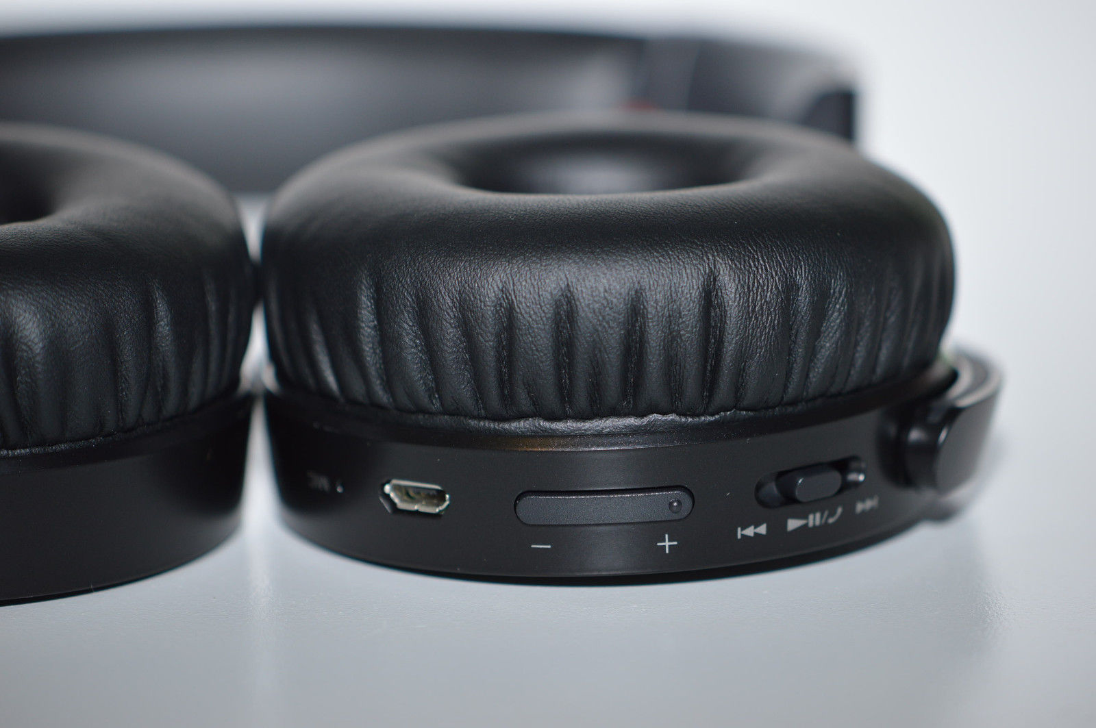 Sony หูฟังไร้สาย Bluetooth รุ่น MDR-XB650BT(สีดำ)