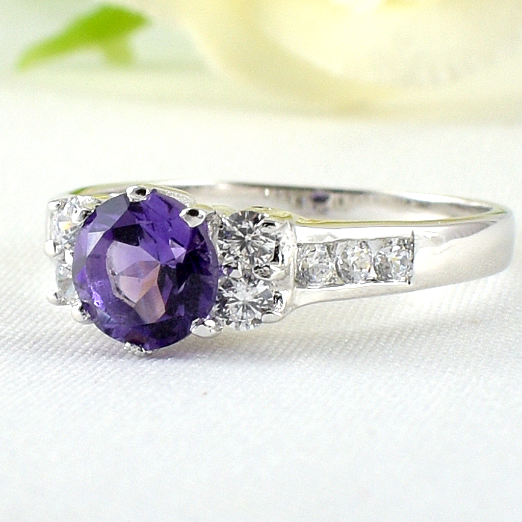 แหวนเงินแท้ราคาถูกชุบทองคำขาว แอมิทิสต์แท้ 0.90 กะรัต ไวท์โทปาซ 0.58 กะรัต งานประณีตสวยงาม สั่งผลิตค่ะ