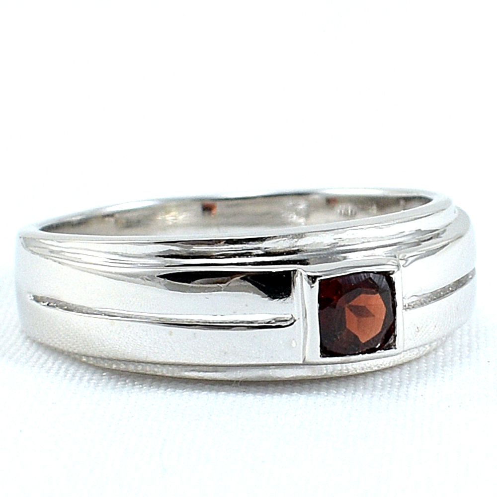 แหวนเงินแท้ราคาถูกชุบทองคำขาว โกเมนแท้ 0.35 กะรัต งานประณีตสวยงาม สั่งผลิตค่ะ