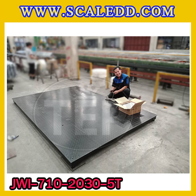 เครื่องชั่งดิจิตอล5000kg ตาชั่งดิจิตอล5ตัน พิกัดน้ำหนัก 5000kg ค่าละเอียด 1kg ขนาดแท่น 200 x 300cm. ยี่ห้อ JADEVER รุ่น JWI-710