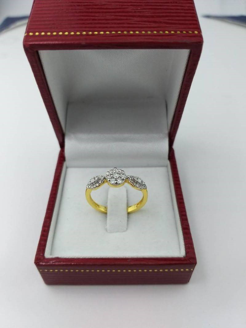 สั่งผลิตเพชรเบลเยี่ยมคัท แหวนแต่งงาน แหวนหมั้น ใส่เที่ยว ออกงาน แหวนทองคำ 18K เพชรแท้ 0.39 กะรัต 2.54 กรัม น้ำ 99 ราคาถูกมาก มีใบรับประกันค่ะ