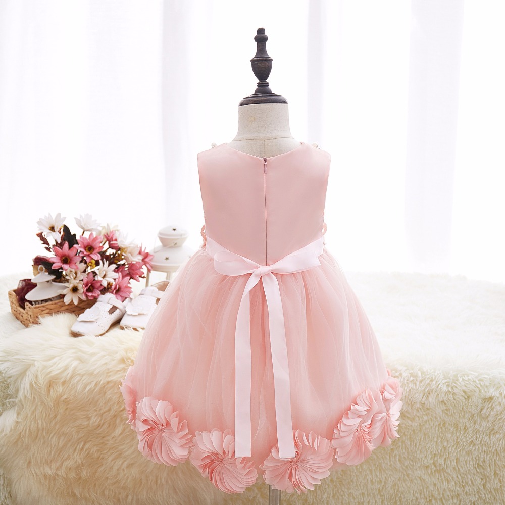 เดรสออกงาน แต่งกุหลาบสีชมพู