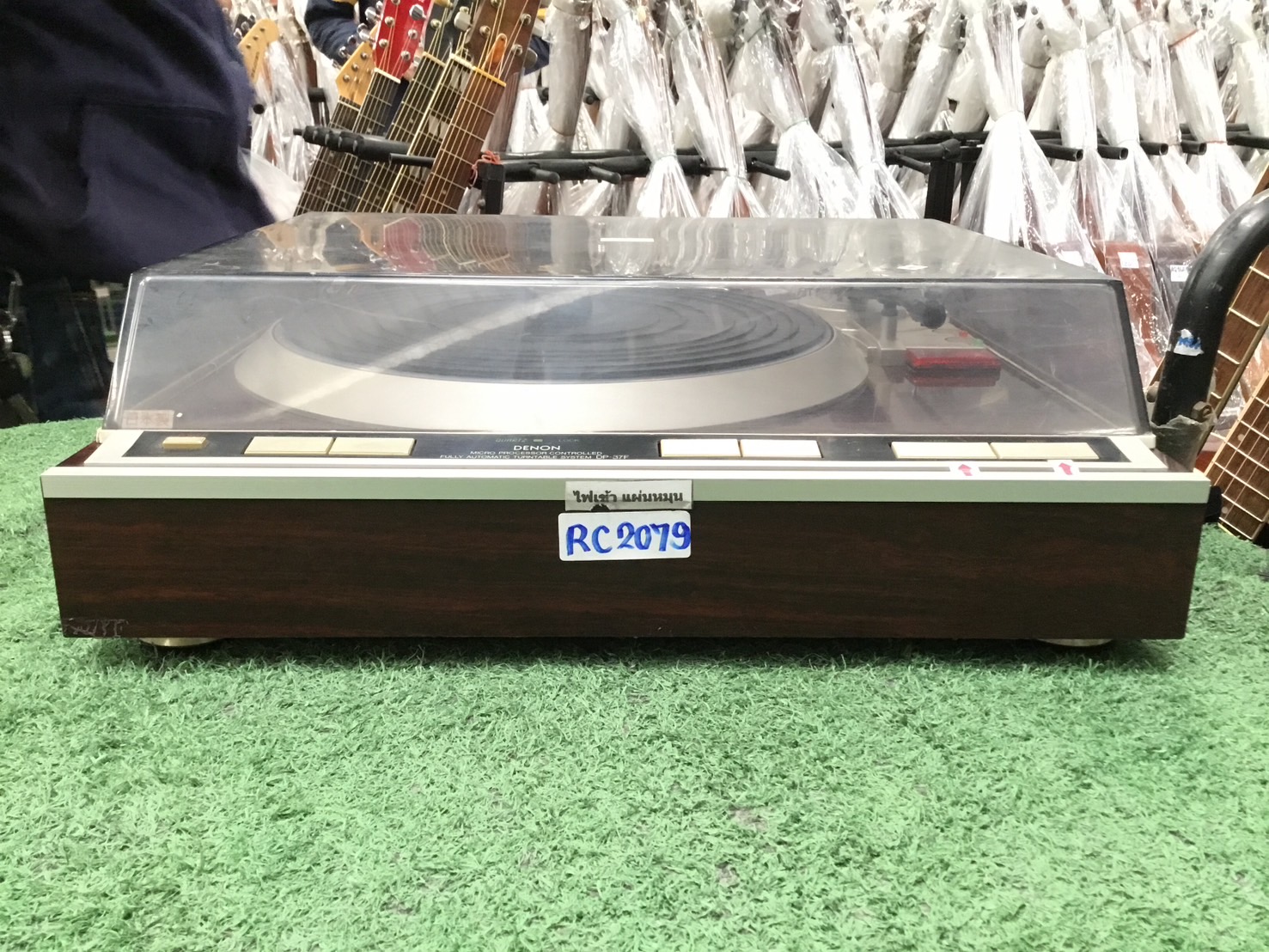 เครื่องเล่นแผ่นเสียง DENON : DP-37F