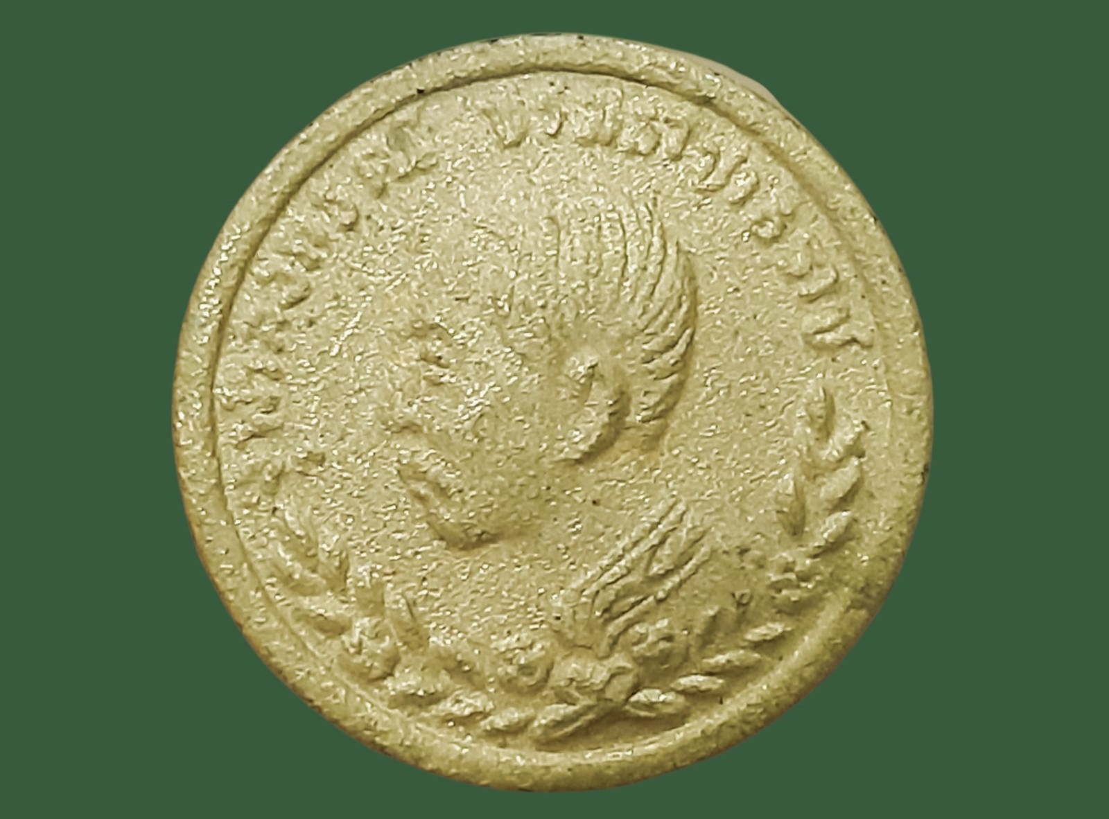 เหรียญ รัชกาลที่ 5 หลวงพ่อคูณ วัดบ้านไร่ จ.นครราชสีมา ปี 2537 อายุ 71 กะหลั่ยเงิน-ทอง ปราบฮ่อ พิมพ์จิ๋ว