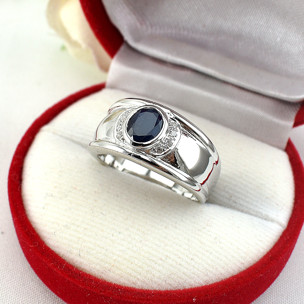 แหวนเงินแท้ราคาถูกชุบทองคำขาว ไพลินแท้ 0.95 กะรัต เพชรCZ 0.08 กะรัต งานประณีตสวยงาม สั่งผลิตค่ะ