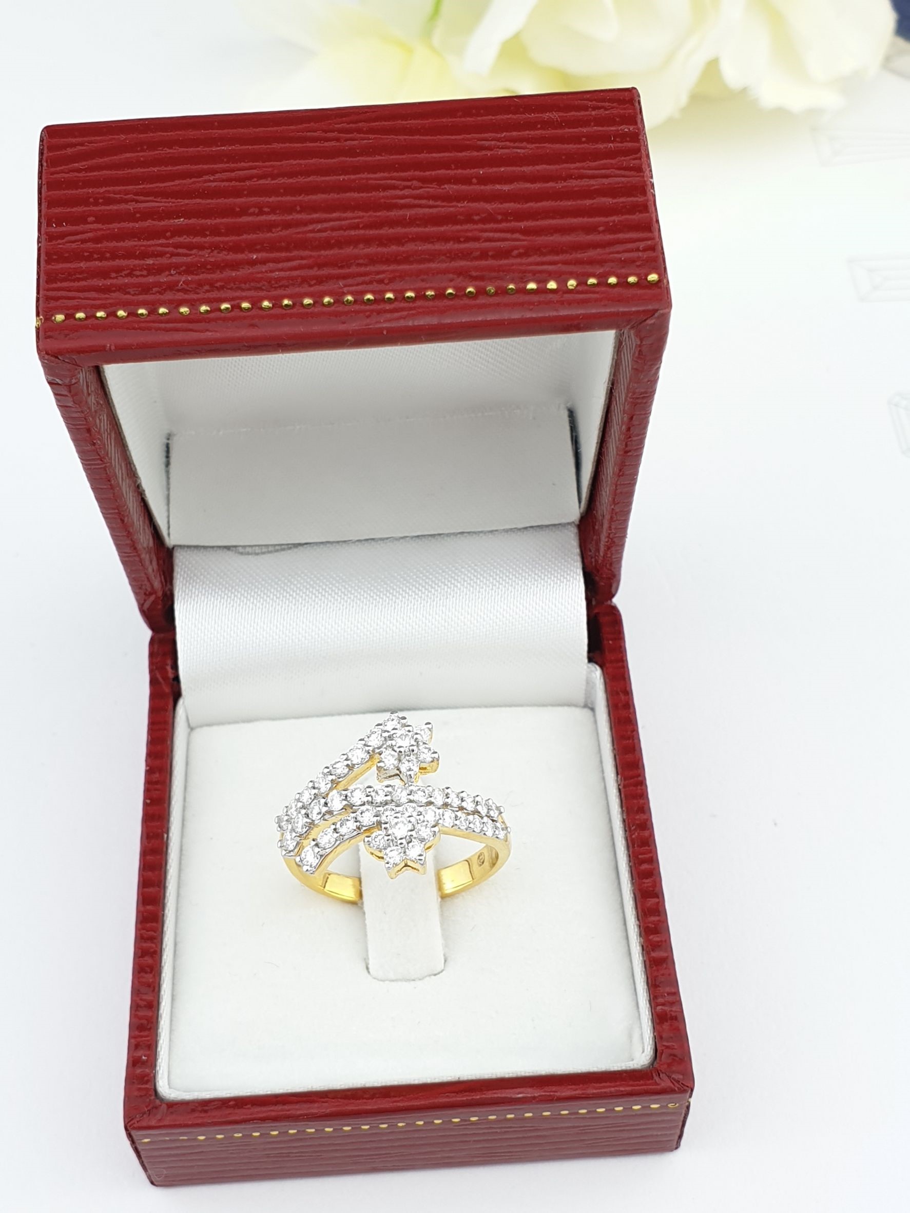 สั่งผลิตเพชรเบลเยี่ยมคัท แหวนแต่งงาน แหวนหมั้น ใส่เที่ยว ออกงาน แหวนทองคำ 18K เพชรแท้ 0.82 กะรัต 5.00 กรัม น้ำ 99 ราคาถูกมาก มีใบรับประกันค่ะ