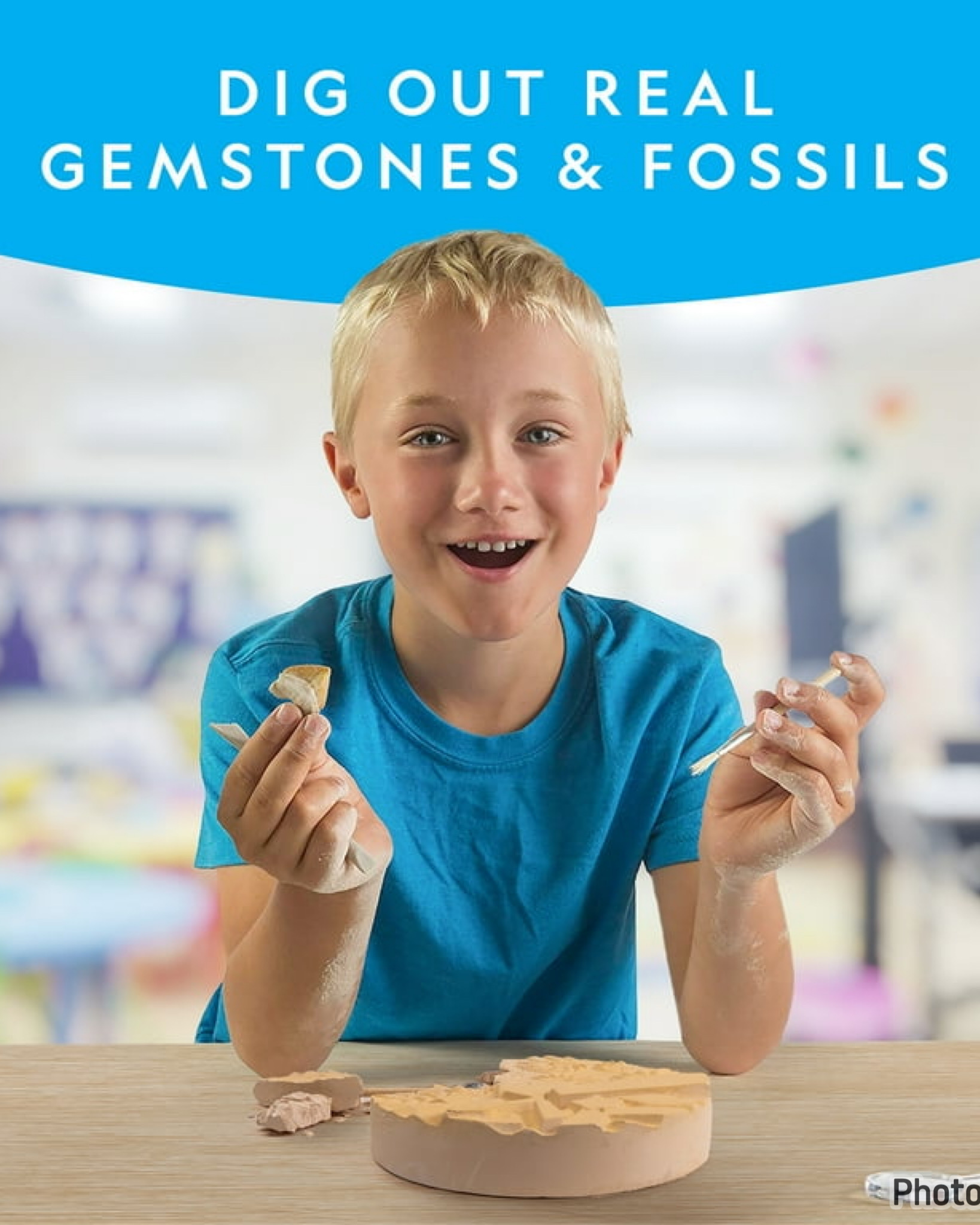 ชุดขุดหาหินมีค่าและฟอสซิล NATIONAL GEOGRAPHIC Mega Fossil and Gemstone Dig Kit