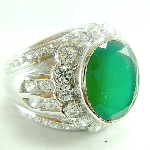 แหวนเงินแท้ราคาถูกชุบทองคำขาว พลอยแท้กรีนอะเกท 4.80 กะรัต เพชรCZ 1.36 กะรัต งานประณีตสวยงาม สั่งผลิตค่ะ