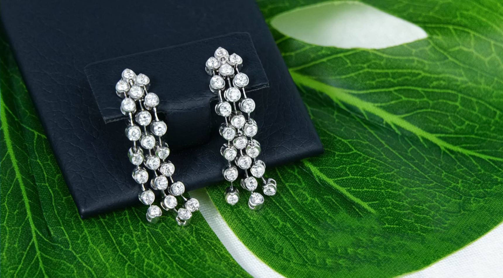 ต่างหูทอง เพชรแท้ Gold 18K 6.02g D 44/0.80 ct