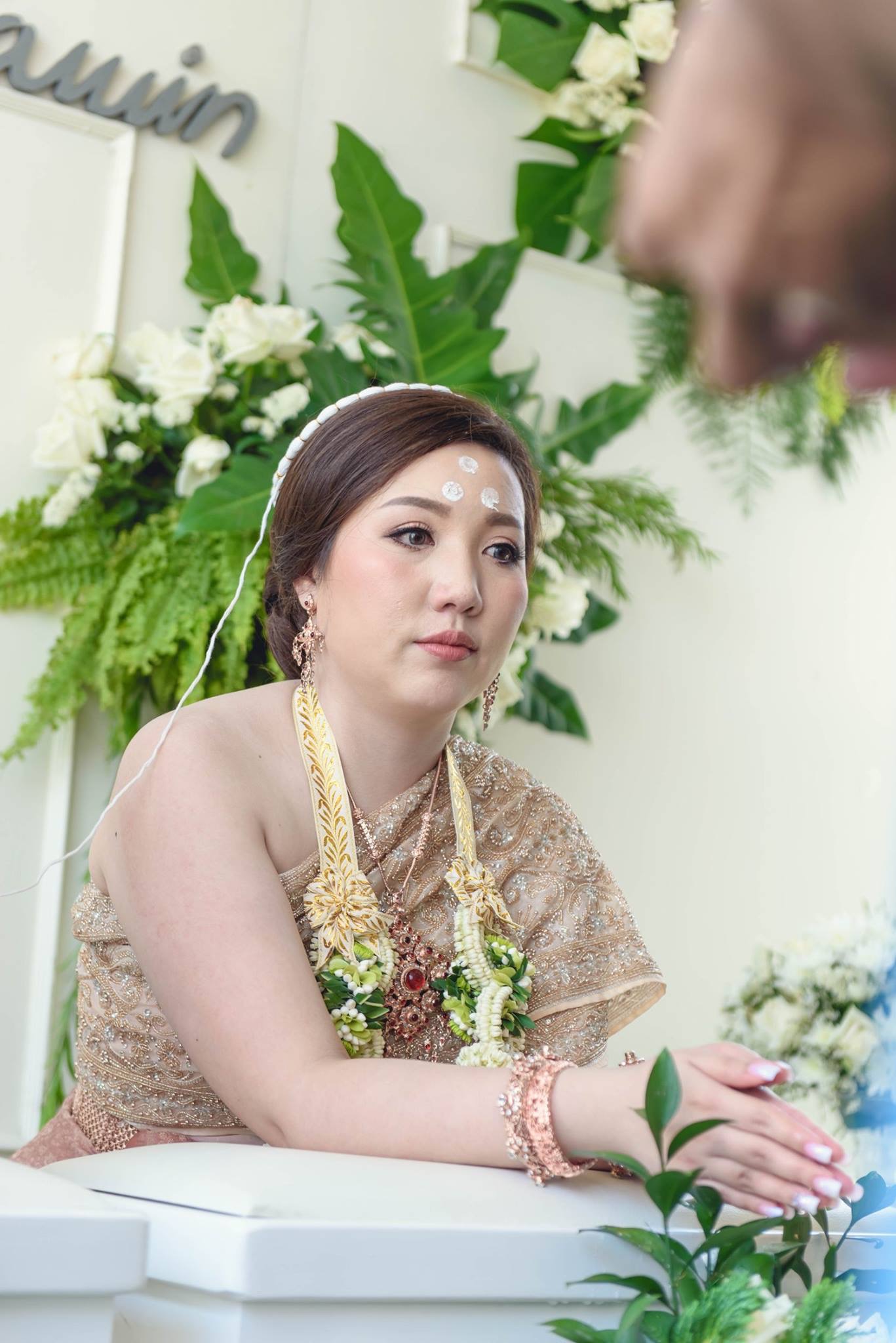 Backdropหลั่งน้ำสังข์ โทนขาวเขียว งานแต่งคุณตั้ม คุณซินดี้