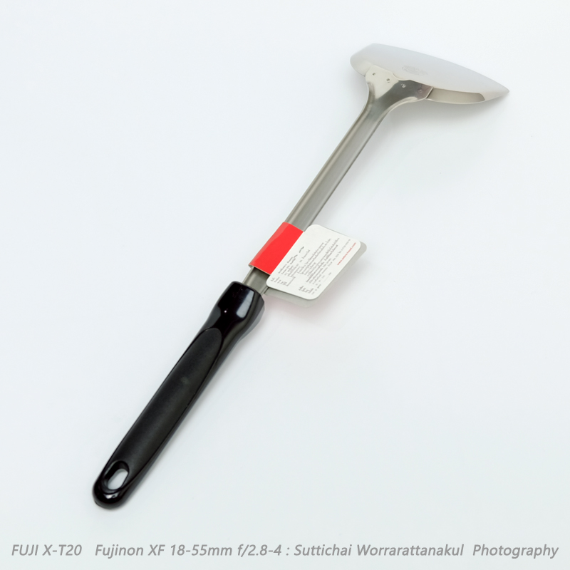 ตะหลิวกลาง Rooster ด้ามดำ ตราหัวม้าลาย