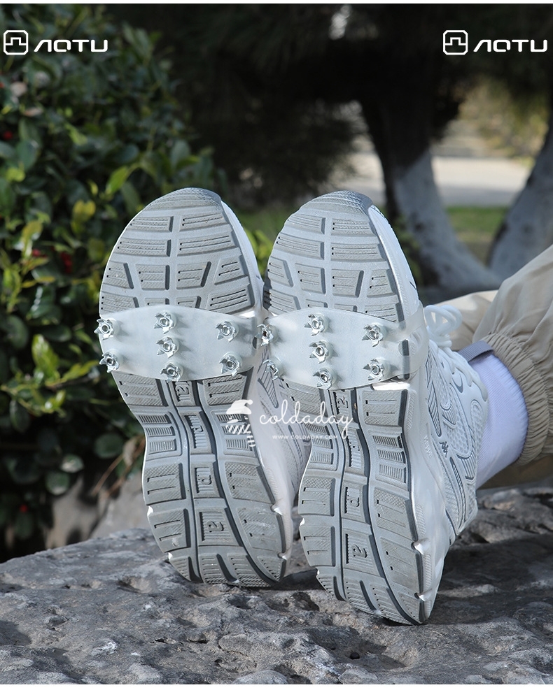 Crampons กันลื่นหิมะแบบสวมหัว Snow Grips - แบบตะปู / แบบเหล็ก