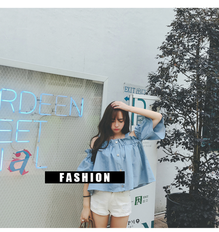 เสื้อแฟชั่นสายเส้นใหญ่ช่วงไหล่แต่งยางยืดช่วงบน ติดกระดุมหน้าโลหะสีเงิน 4เม็ด ใส่เที่ยว หรือลำลอง สวยหวานน่ารักสไตล์เกาหลี