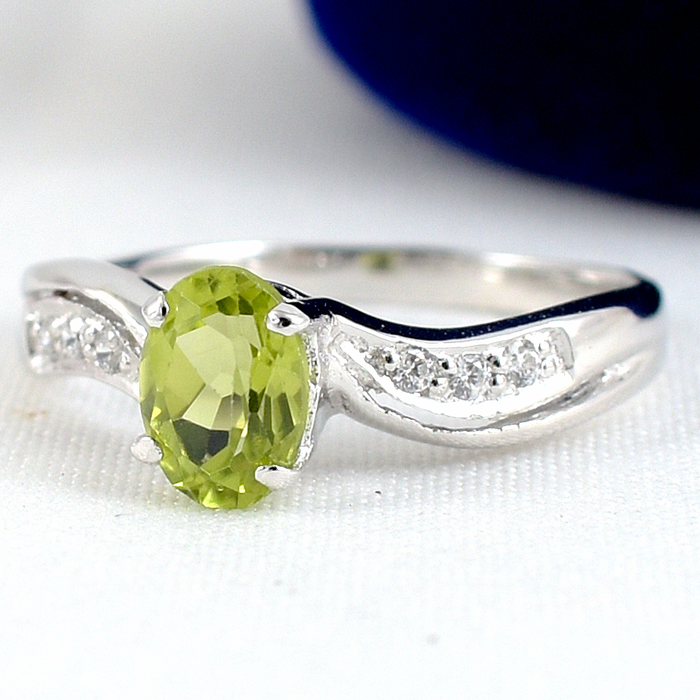 แหวนเงินแท้ราคาถูกชุบทองคำขาว เพอริดอทแท้ 0.95 กะรัต เพชรCZ 0.06 กะรัต งานประณีตสวยงาม สั่งผลิตค่ะ