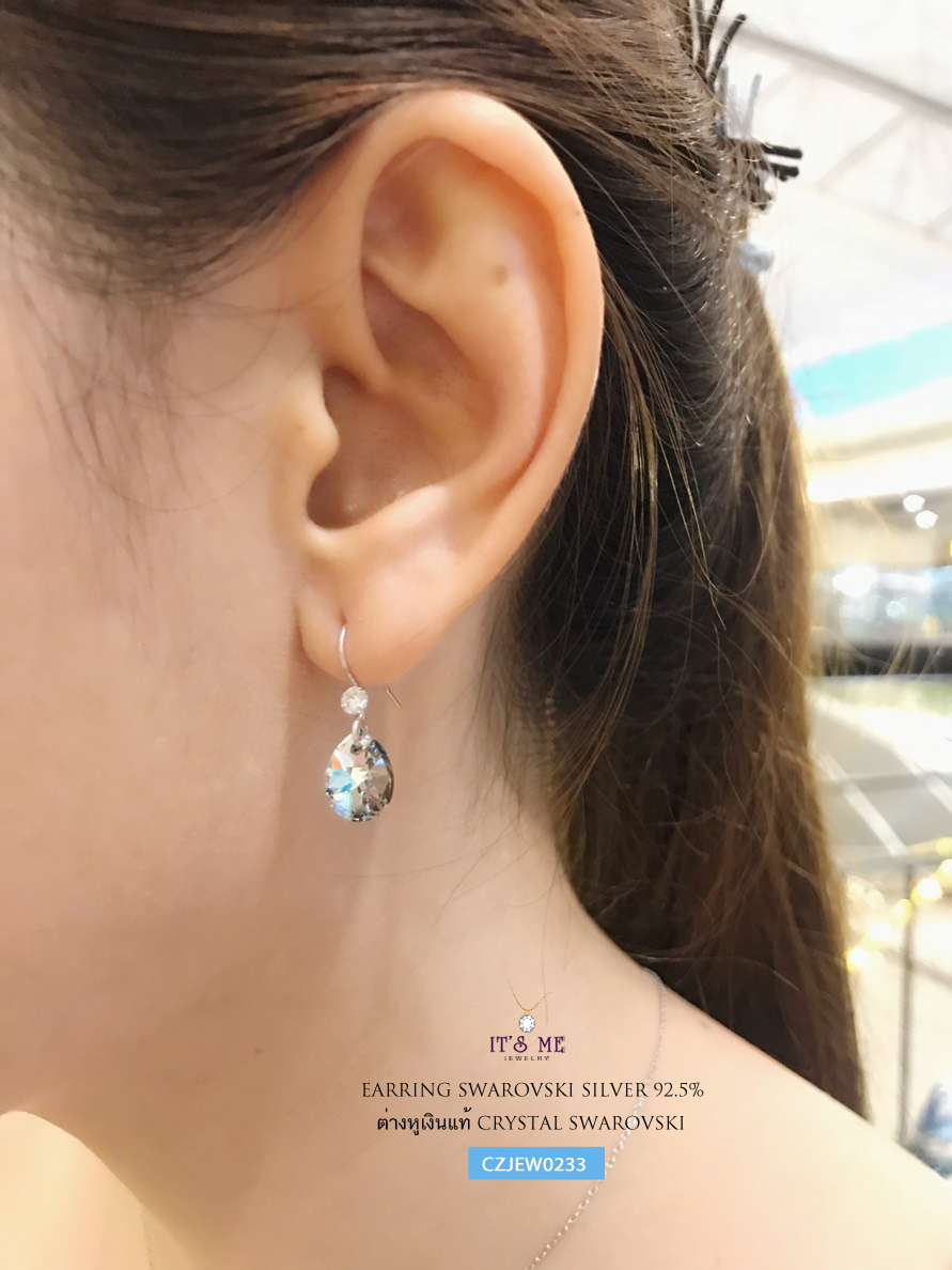 ต่างหูเงินแท้92.5% ต่างหู CRYSTAL SWAROVSKI เรือนเงินแท้ แบบเกี่ยว (งานเงินแท้ชุบโรเดียม/ทองคำขาว) เป็นงาน ประดับ CRYSTAL ห้อยระย้า เล่นแสงดีมากๆ ค่ะ