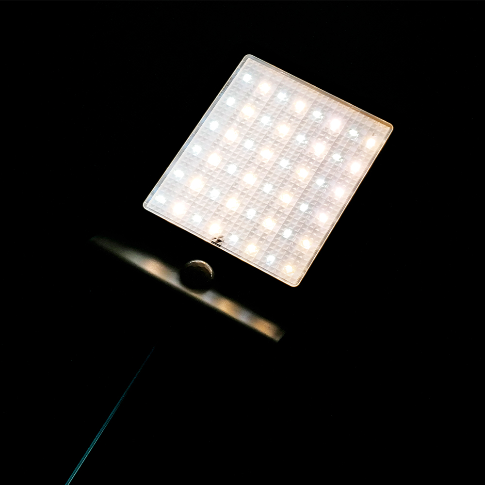 ไฟผนังโซล่าเซลล์ 48 LED (มีรีโมท ปรับความสว่างได้)