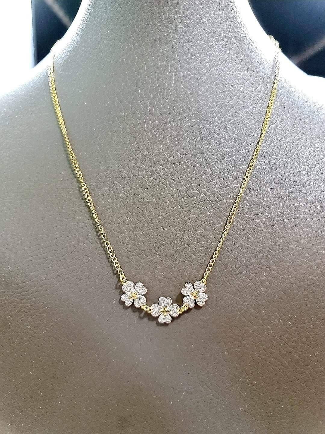 พร้อมส่งและสั่งผลิตสร้อยคอทองใบโคลเวอร์ ใส่เที่ยว ออกงาน ทองคำ9K เพชรแท้ 0.20 กะรัต 60 เม็ด ราคาถูกมาก ส่งฟรี