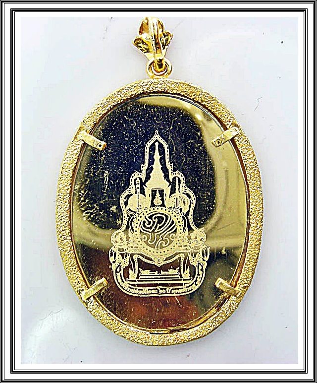 เหรียญทองคำ รัชกาลที่ 9 เลี่ยมทองคำ หนาๆ